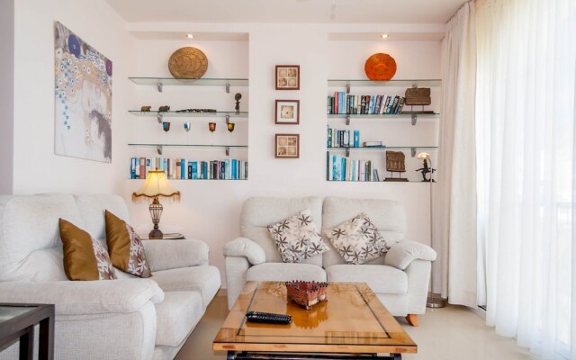 Apartamentos Carabeo Canovas Nerja