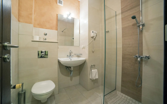 Smilen Hotel And Wellness