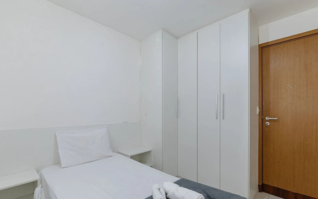 2 Bedroom Apartment 700 m From the Beach Mbr0108