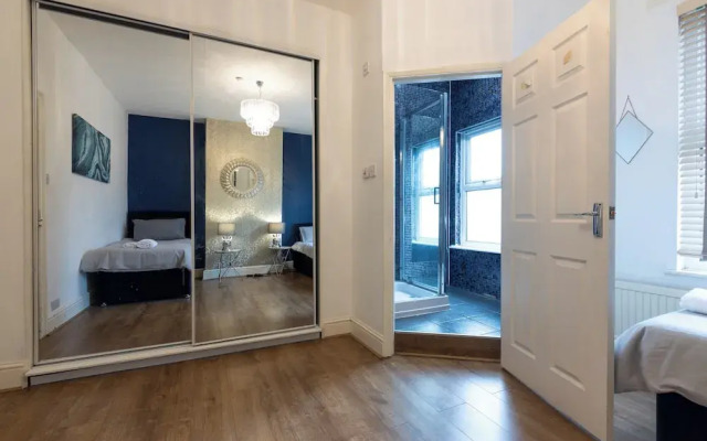 Salford City Oasis - Spacious 4 Bedroom House