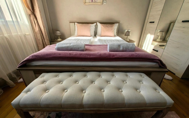 Infinity Boutique Apartments