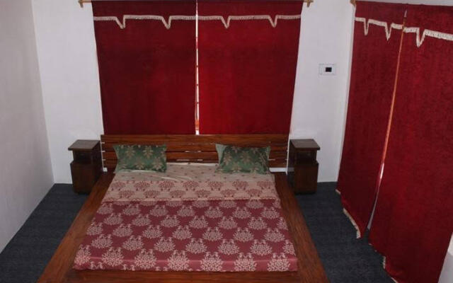 Hotel K.S PALACE (Kashmir)