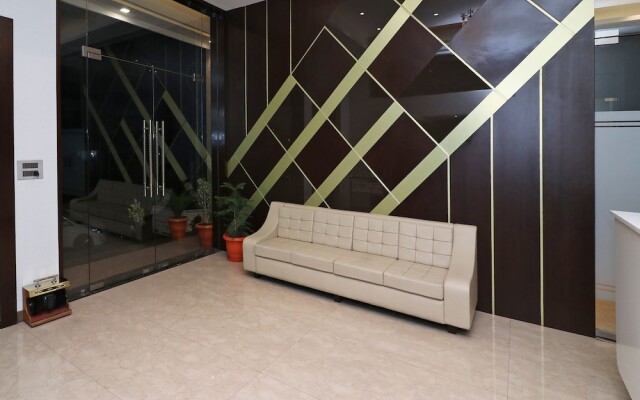 OYO 13616 Hotel Gala Galaxy