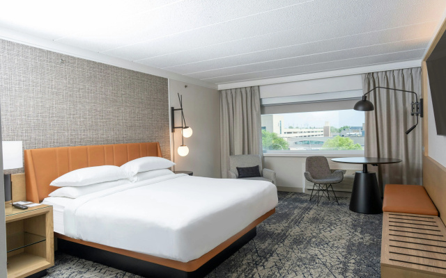 Sheraton Niagara Falls - Image 7