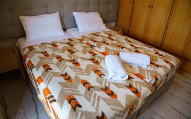 Zotos Rooms