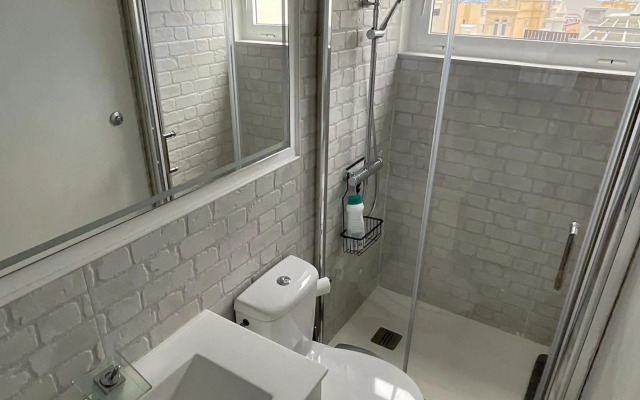 Santa Cruz Luxury Low-Cost Apartment with Terrace & Views