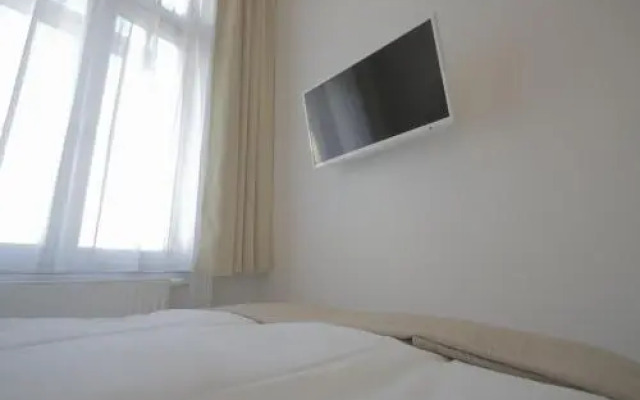 Ch-Budget Center Rooms