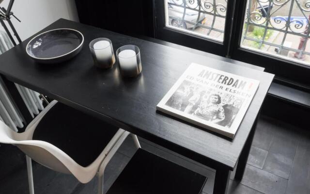 The Black Canal view private studio