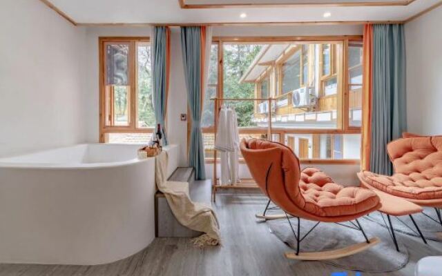 Yunli Shanju Private Tang Homestay