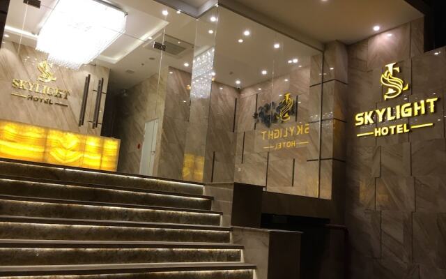 Skylight Hotel