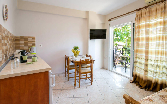 Lina Apartments