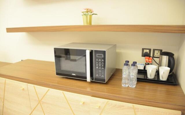 E1 Hotel