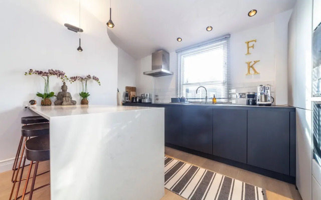 Lovely 2 Bedroom Flat In The Heart Of Chelsea