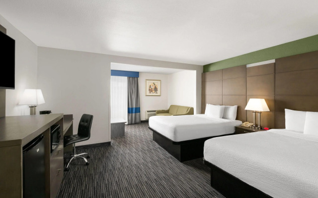 Travelodge Inn & Suites by Wyndham Anaheim on Disneyland Dr