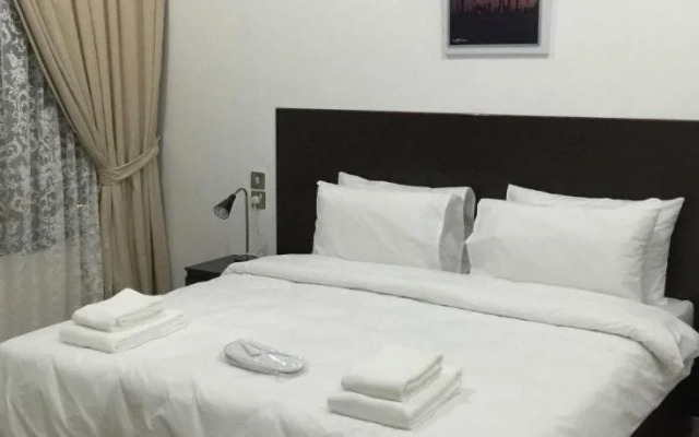 The Gulf Hotel Flats Est