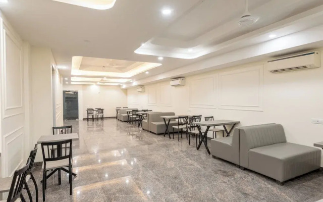 Saavi Hotel Sector- 45