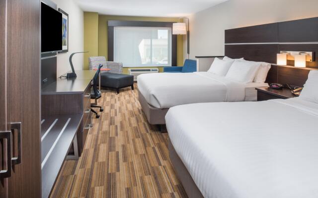 Holiday Inn Express Hotel & Suites Bismarck, an IHG Hotel