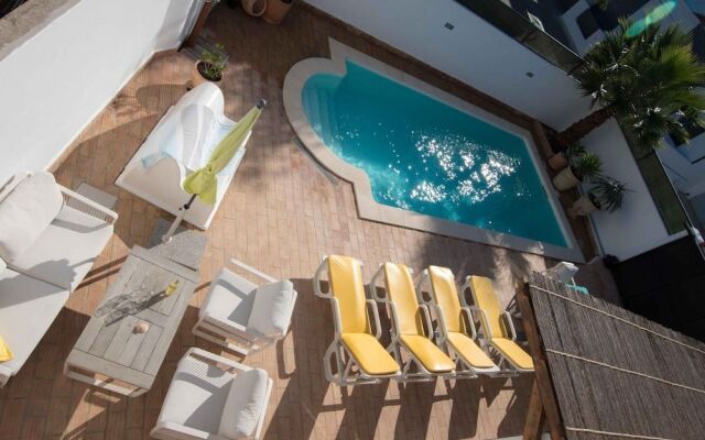 Casa Arroio by Portucasa