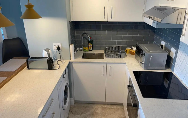 CJ’s OceanCityView Modern Secure 1 bed apartment