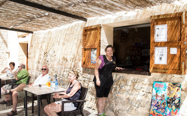 Petit Hotel Hostatgeria La Victoria