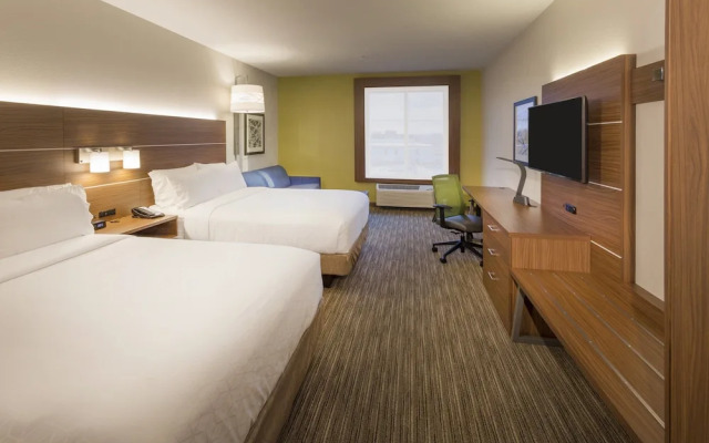 Holiday Inn Express & Suites Seattle South - Tukwila, an IHG Hotel