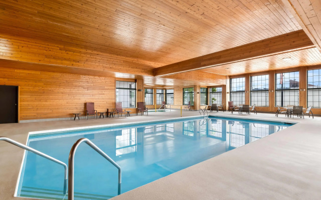 Super 8 by Wyndham La Crosse
