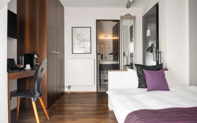 Boutique Hotel Weisses Kreuz - Adult only Hotel – Guest Rooms – Lucerne
