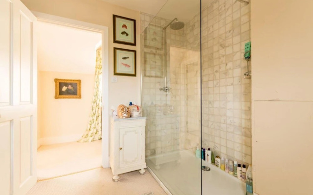 Quintessential Four Bedroom House in the Heart of