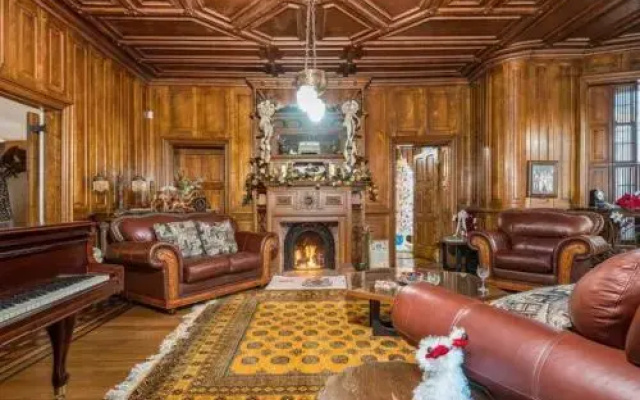 The Lakehurst Estate