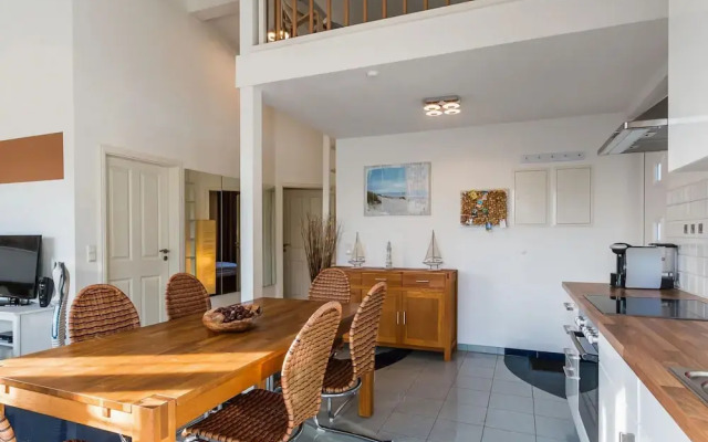 Seahorse Modern Retreat