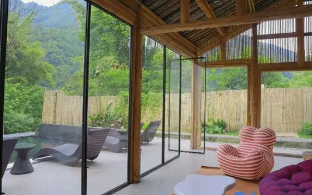 SeeMountain Hostel