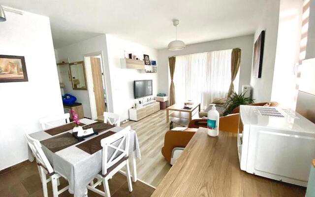 Relaxing Coresi Studio