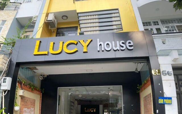 OYO 705 Lucy House