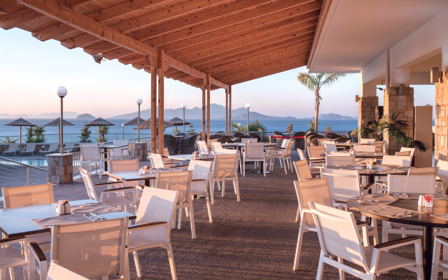 Grand Blue Beach Hotel