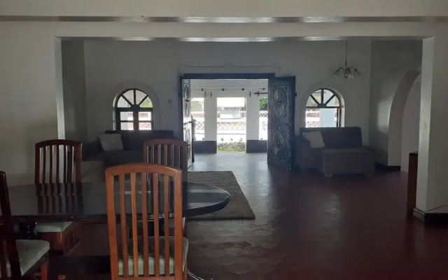 5 Bedroom Mansion Nyali