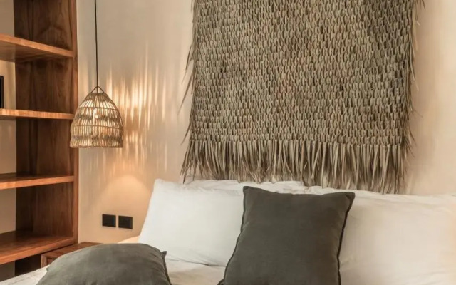 TOTALLY PRIVATE POOL AND TERRACE @ La Veleta D4