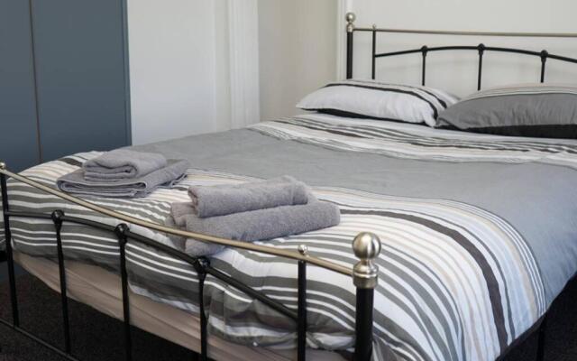 Hullidays - University Side Lg 4 bed House