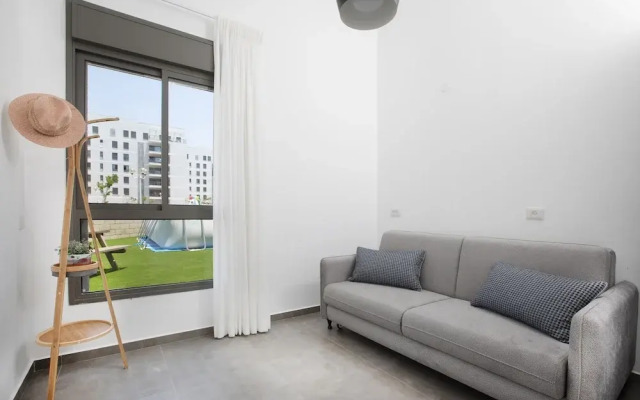 Stylish Garden Apartment near Akhziv Beach