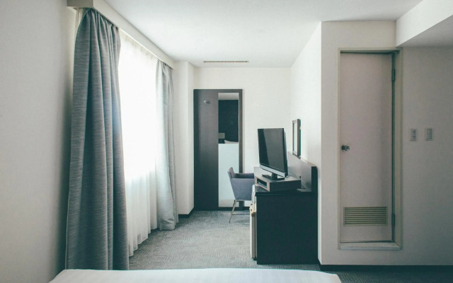 Hamilton Hotel Black