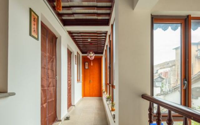 Lanyun Courtyard  Riverview Inn