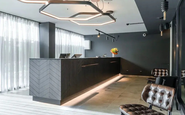 FreshSuites & Bar