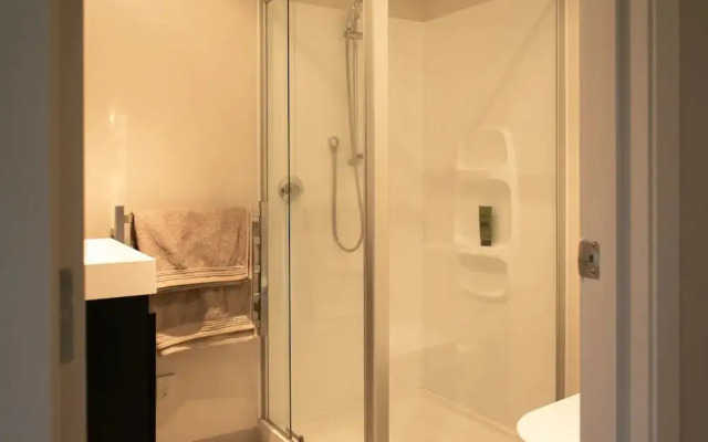 Leafy Beach Haven Retreat 1 Bedroom Close To CBD