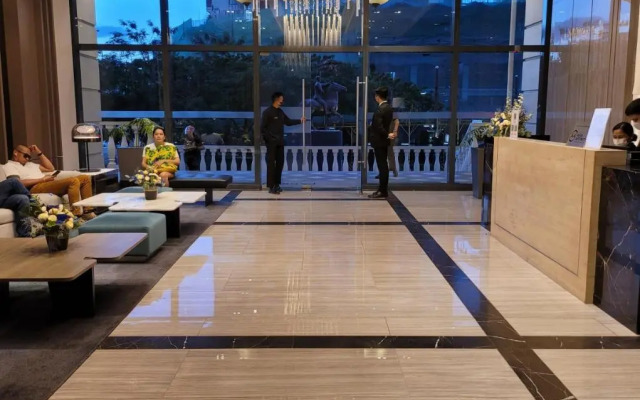 Staycations Up Above 13 at Bgc