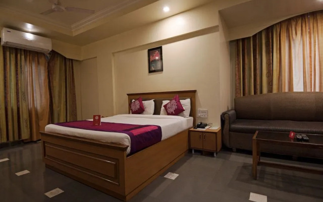 OYO 9739 Hotel Ratnalok