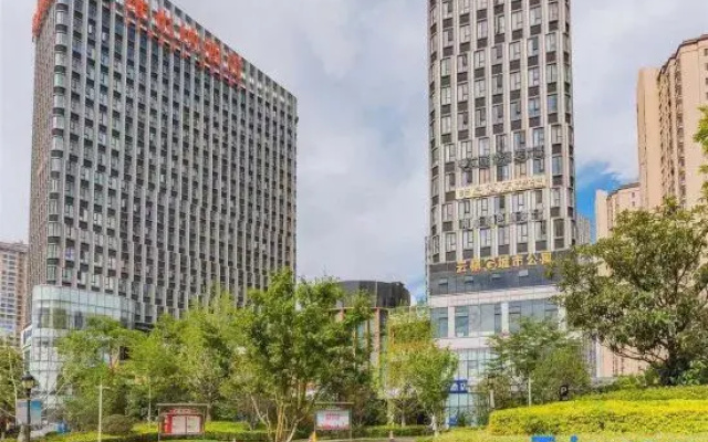 Shichun Huayu Apartment