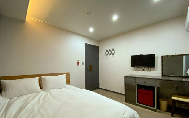 Jeju Hue Stay Geumho