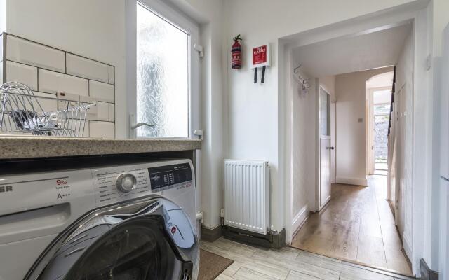 Sandy Retreat - 3 Bedroom Holiday Home - Tenby