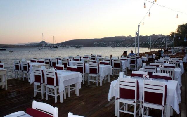 Manolya Hotel