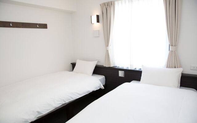 Universal Hotel Reborn