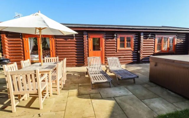 Elm Lodge